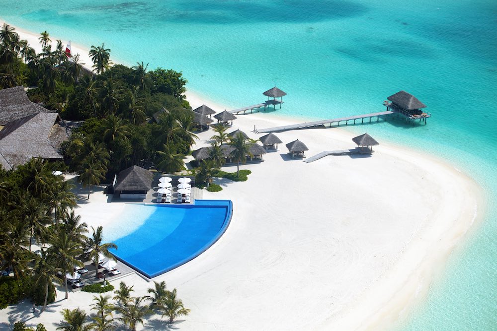 Water Villa at Velassaru thumbnail 6